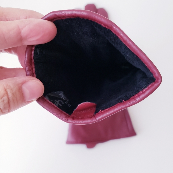 Vintage Ladies Vegan Burgundy Gloves - Picture 4 of 10